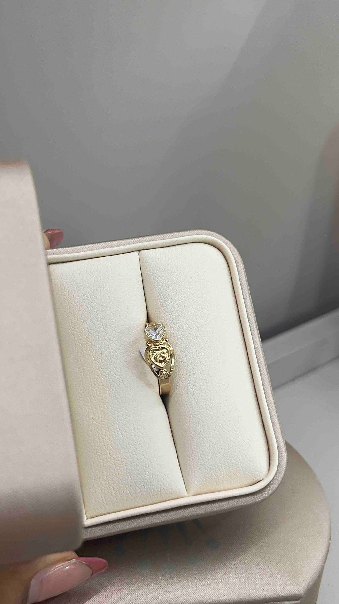 ANILLO 15 AÑOS CORAZÓN ROSADO