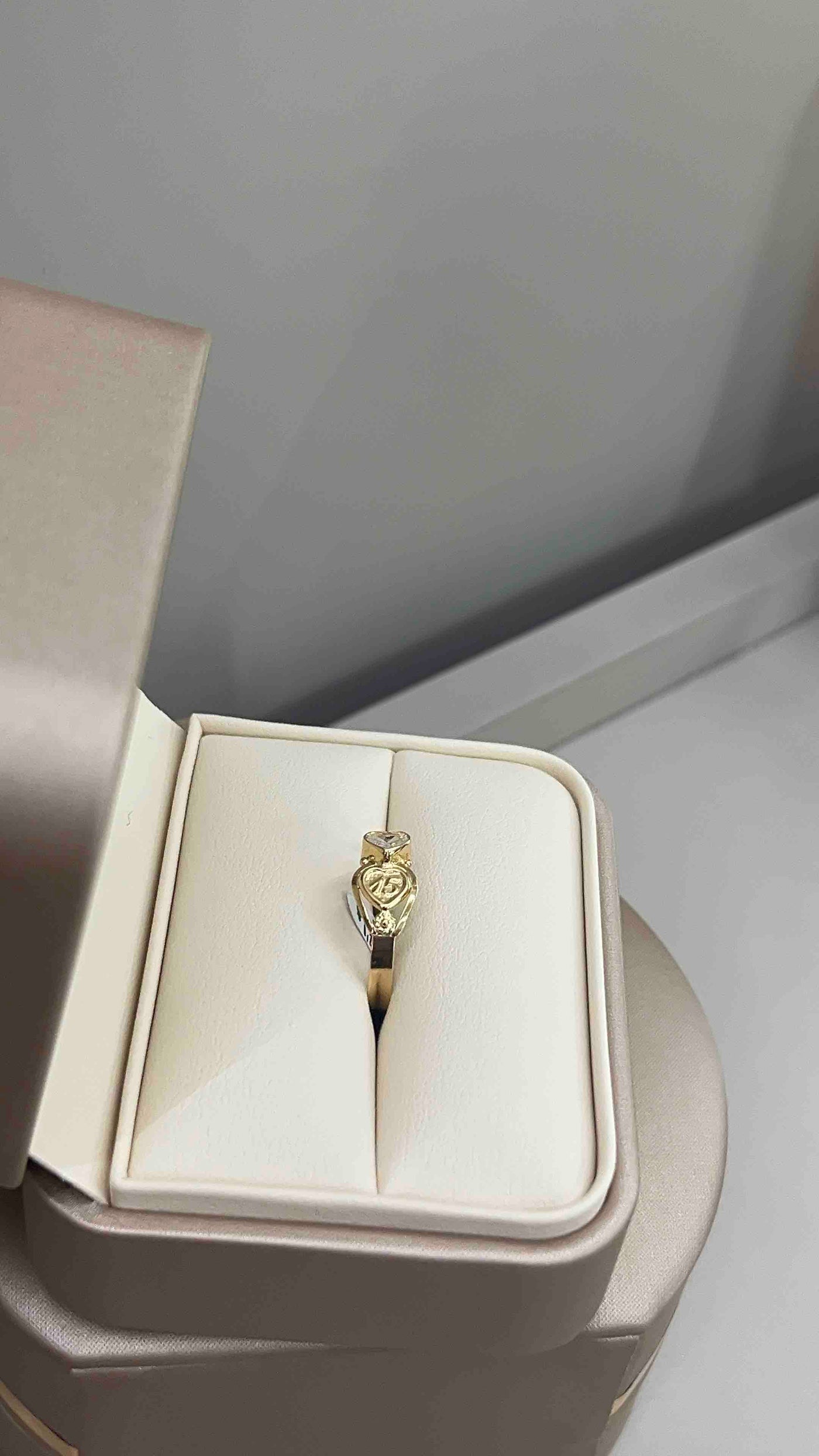 ANILLO 15 AÑOS CORAZÓN ROSADO