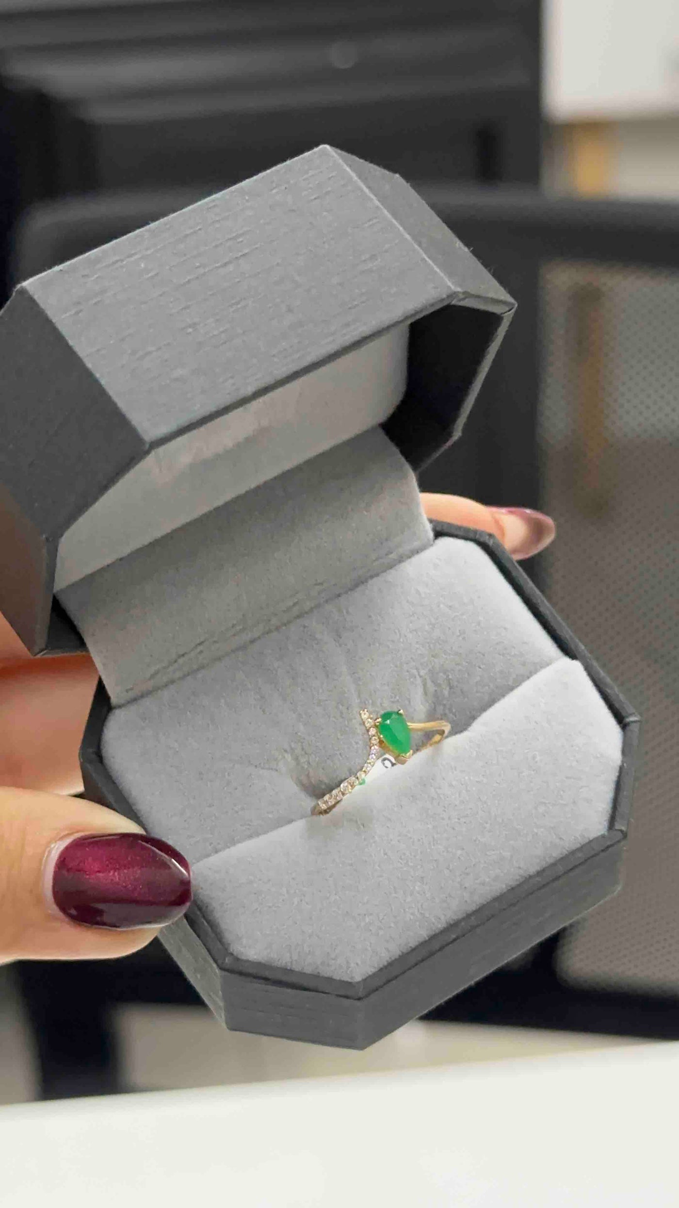 Anillo Gota Esmeralda