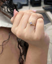 Anillo Solitario 3 piedras lila
