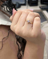 Anillo Solitario 3 piedras lila