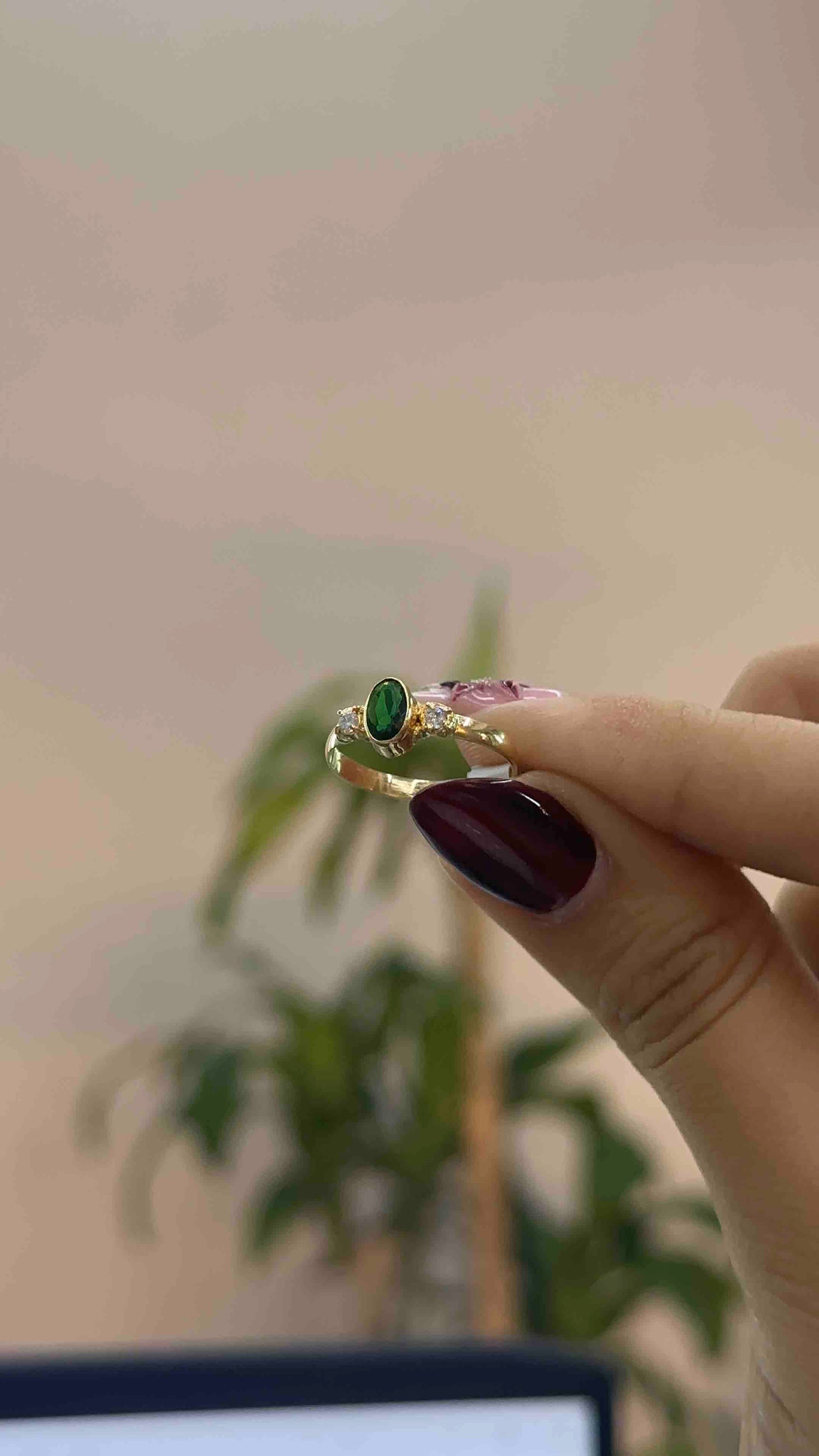 Anillo circón Óvalo Verde