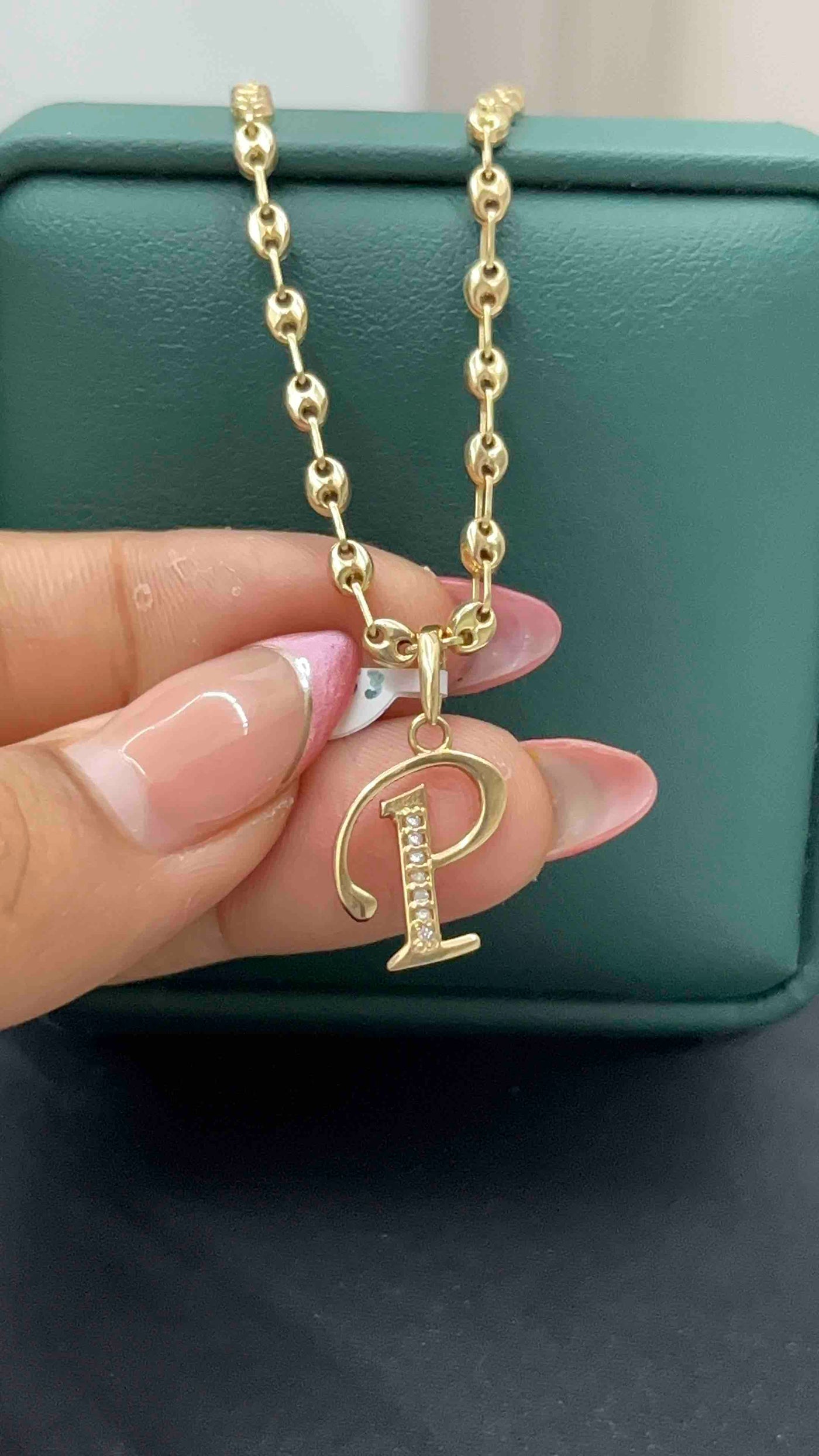 DIJE LETRA P ZIRCONES ORO AM 18K