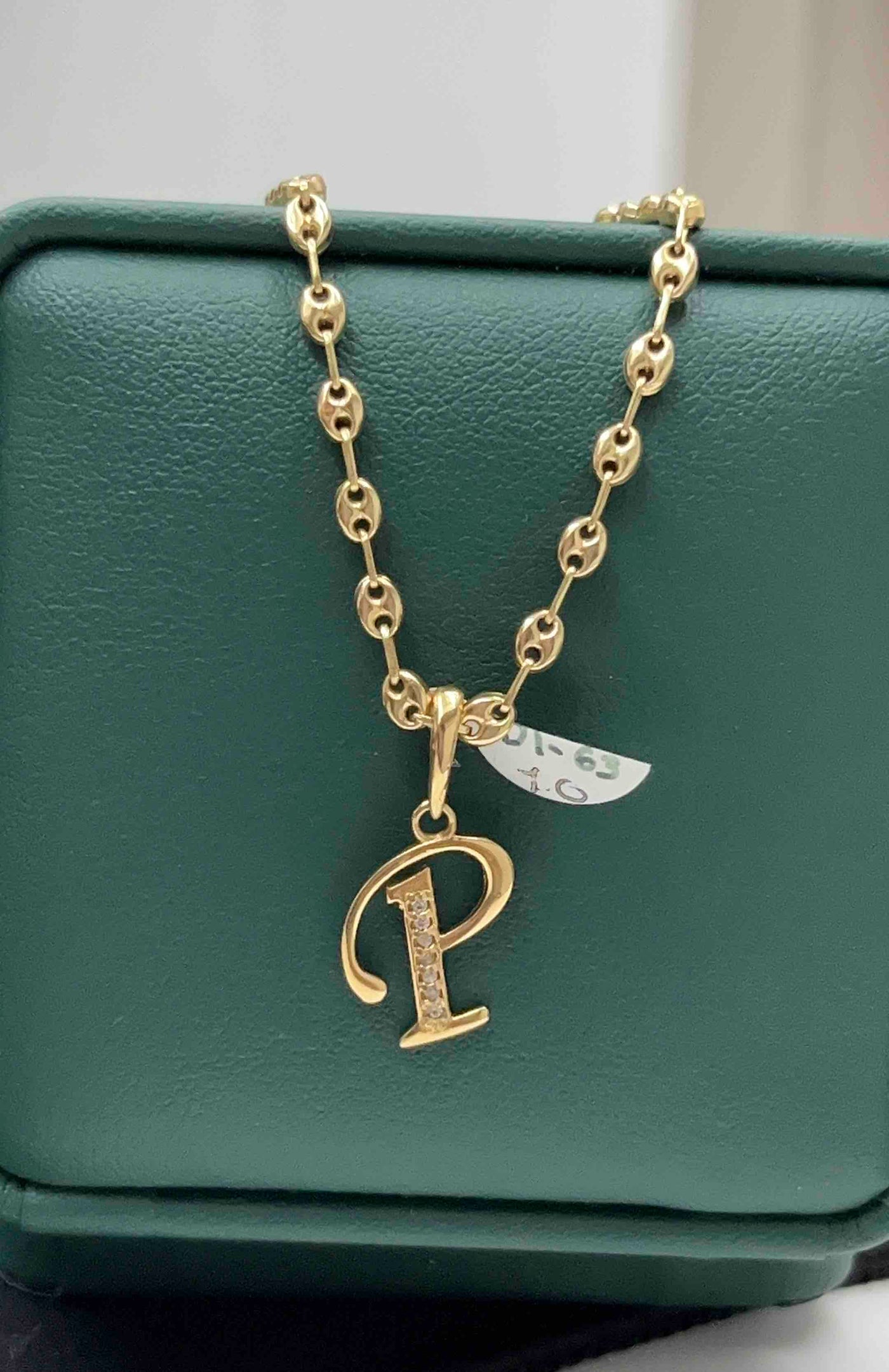 DIJE LETRA P ZIRCONES ORO AM 18K