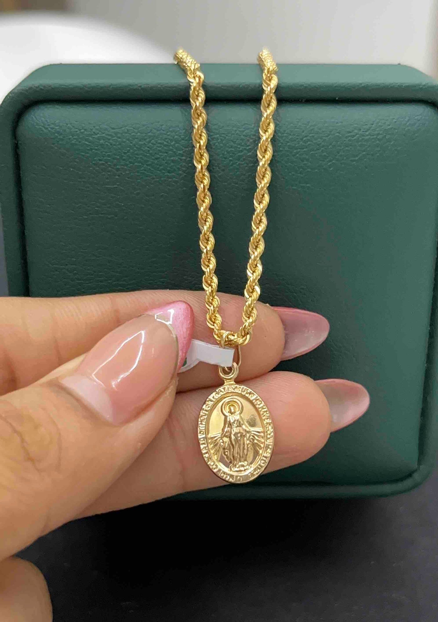 DIJE VIRGEN DE FÁTIMA ORO AM 18K