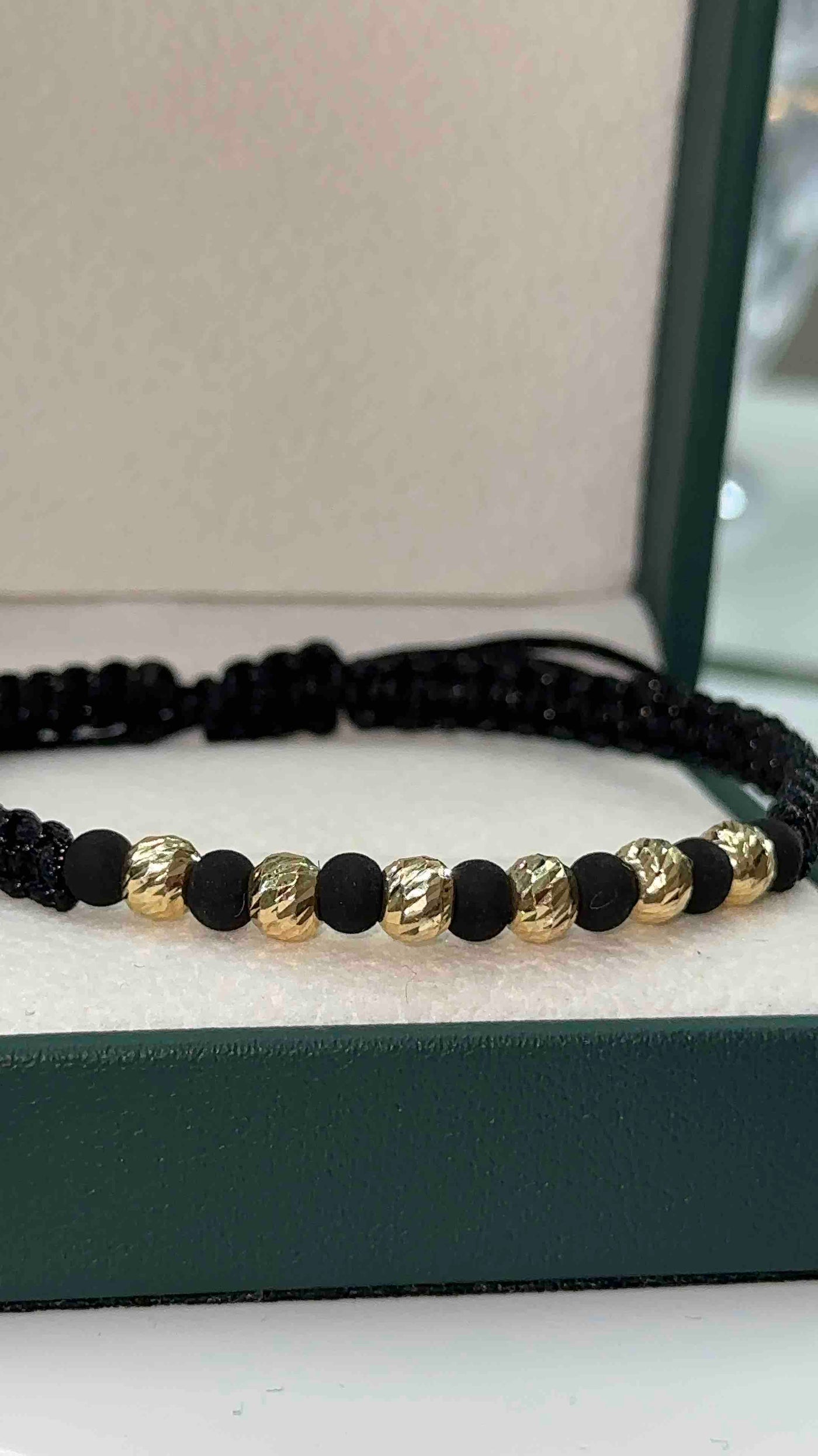PULSERA TEJIDA NEGRA