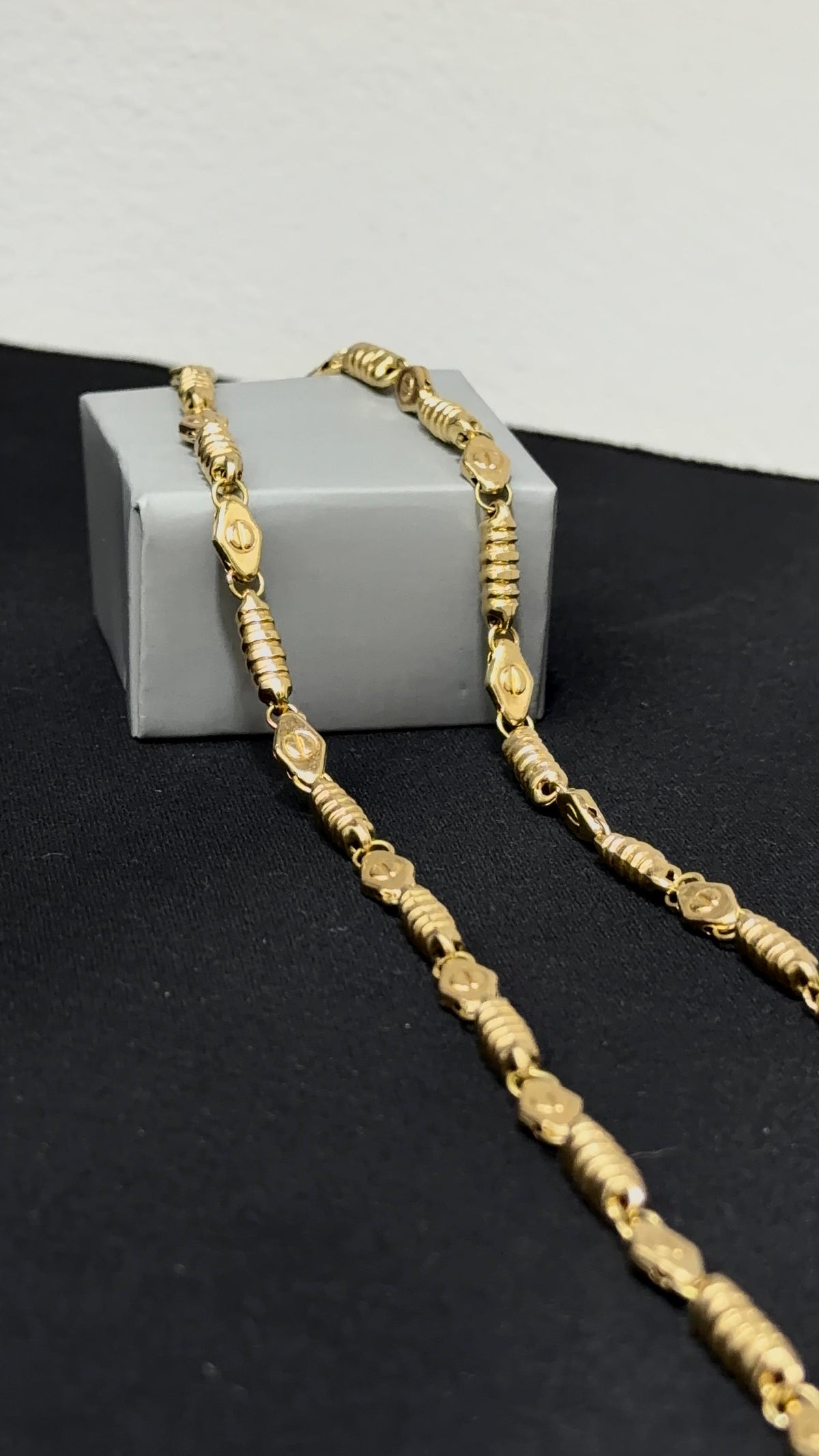 CADENA TORNILLO/ 17,05gr/ 6mm/ 60cm/ Oro Nacional 18k