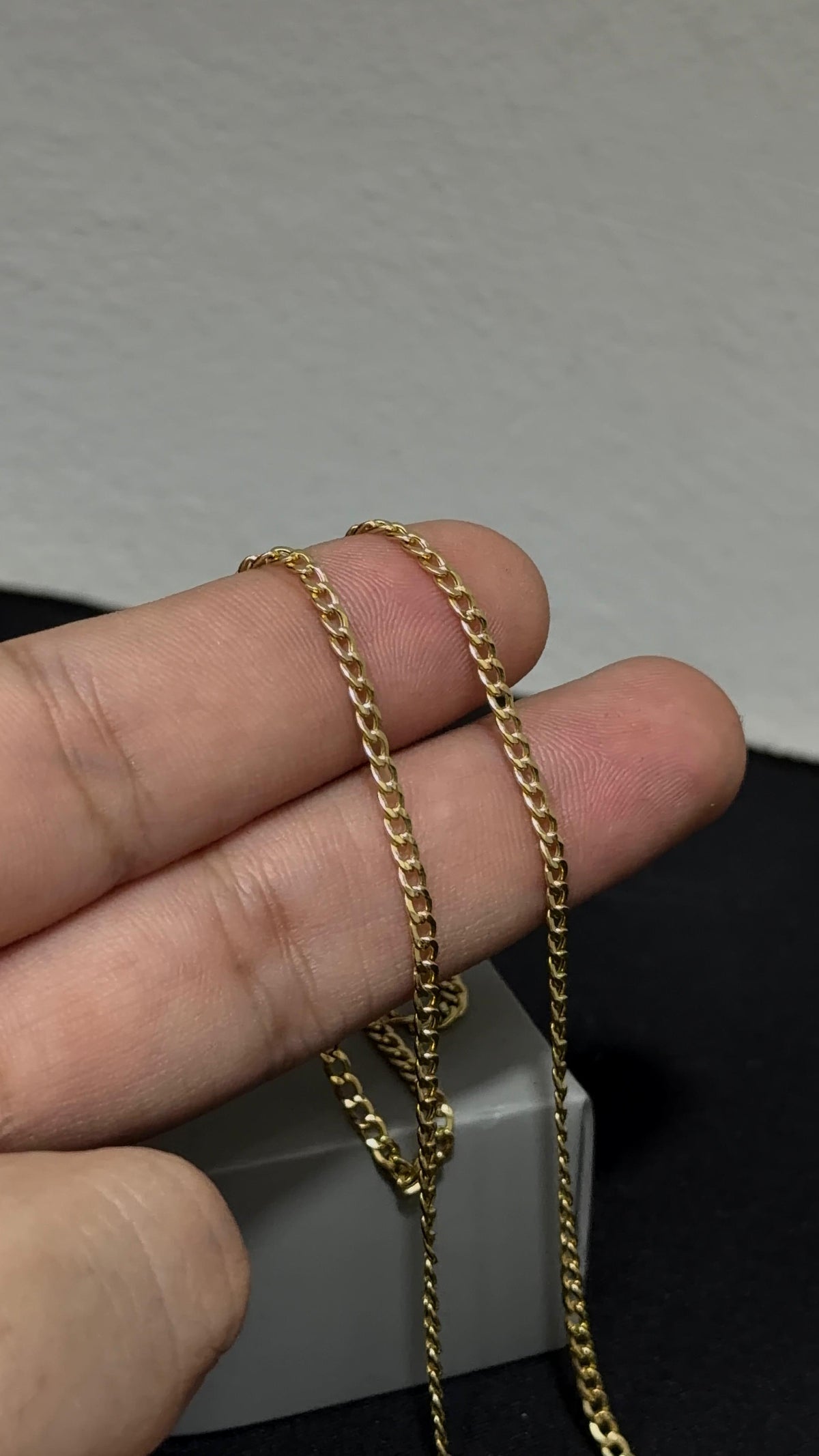 CADENA CUBANA/ 2,8gr/ 2.4mm/ 60cm/ Oro Italiano 18k